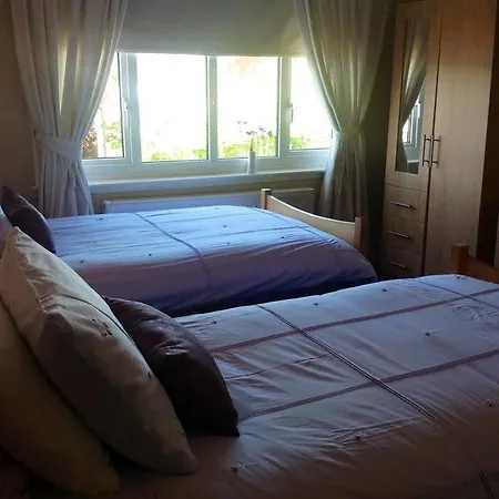 לינה וארוחת בוקר Annandale House 3*