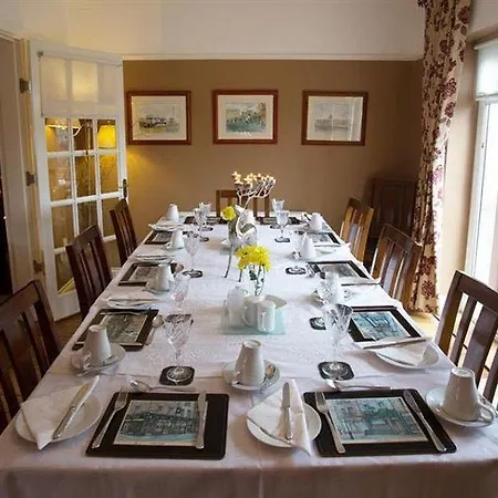 Annandale House Bed and breakfast