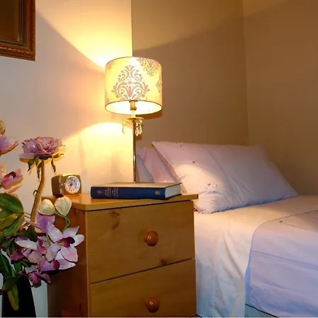 Bed & Breakfast Annandale House Dublin