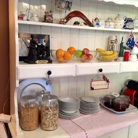 Annandale House Bed and breakfast