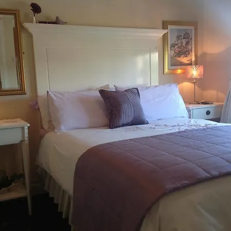 Annandale House فندق مبيت وإفطار 3*