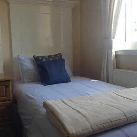Annandale House Bed and breakfast