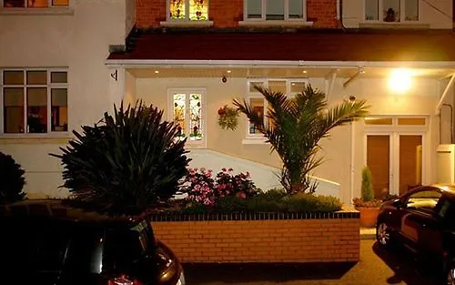 Bed & Breakfast Annandale House