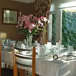Annandale House 3*