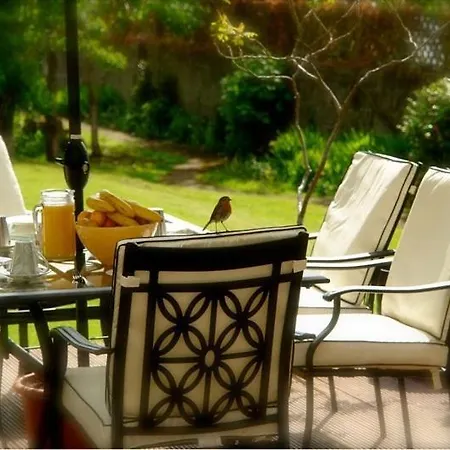 Annandale House לינה וארוחת בוקר 3*