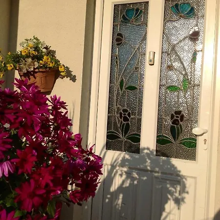 Annandale House לינה וארוחת בוקר 3*