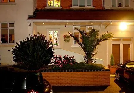 לינה וארוחת בוקר Annandale House